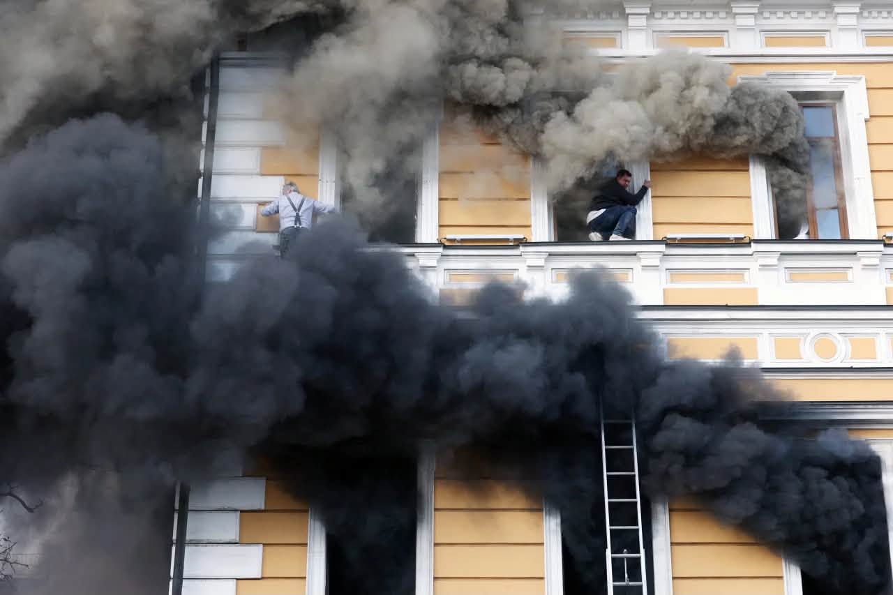 У центрі Києва дрон влучив у будівлю НАН: є загиблі та постраждалі (ФОТО, ВІДЕО) 5 828532322 1124738956873893 9219534450149124195 n