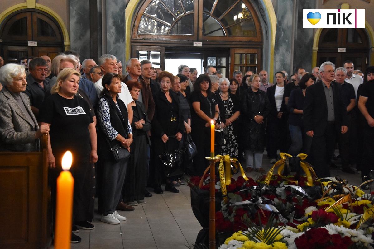 У Франківську прощаються з колишнім мером Віктором Анушкевичусом (ФОТО) 11 DSC 0171
