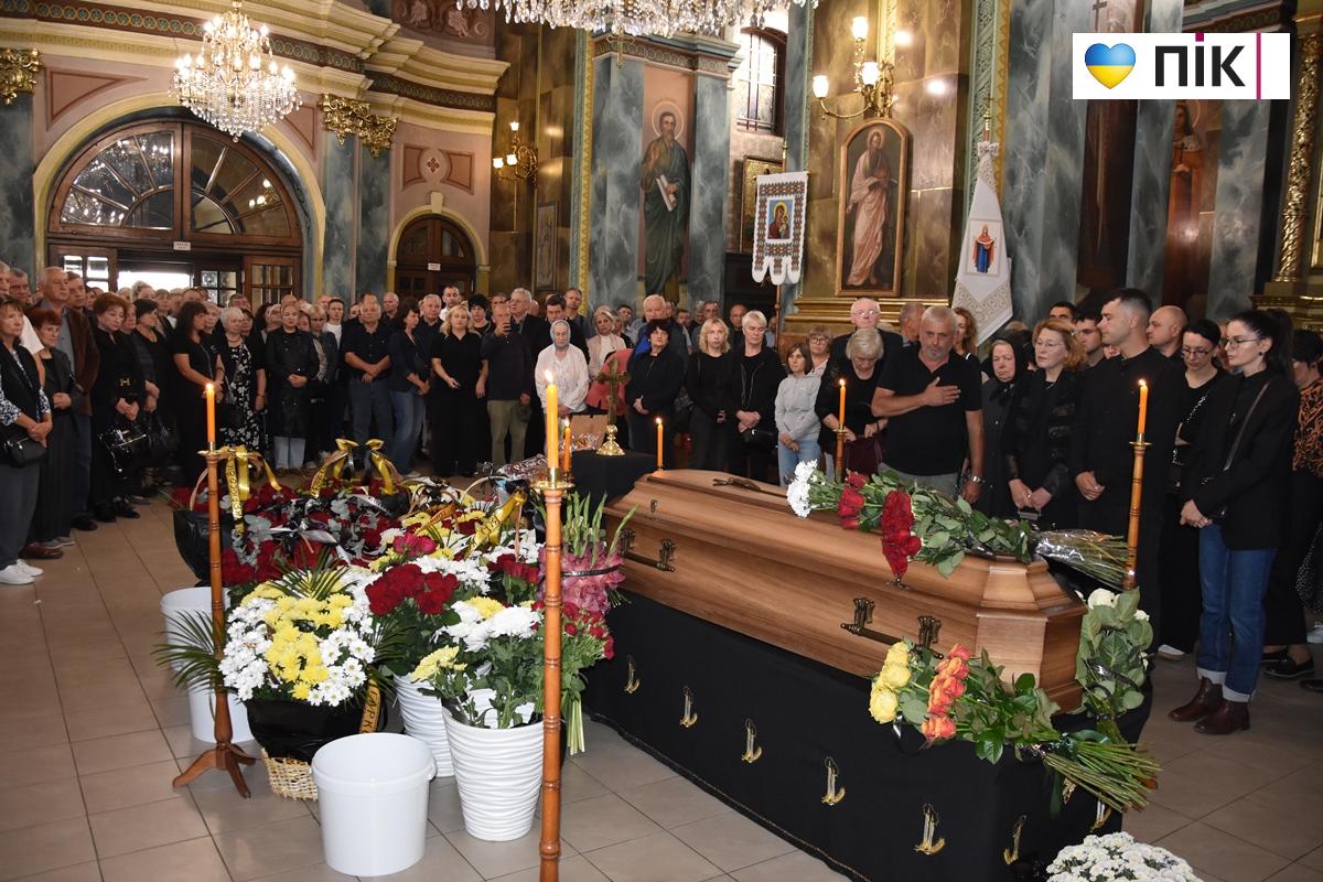 У Франківську прощаються з колишнім мером Віктором Анушкевичусом (ФОТО) 13 DSC 0177