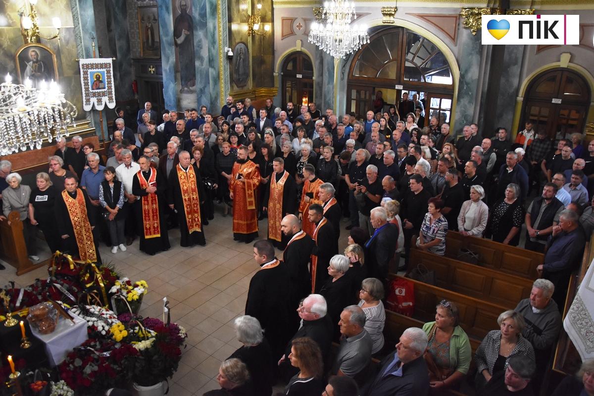У Франківську прощаються з колишнім мером Віктором Анушкевичусом (ФОТО) 15 DSC 0191