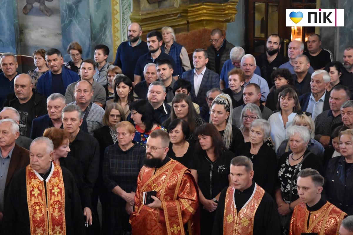 У Франківську прощаються з колишнім мером Віктором Анушкевичусом (ФОТО) 16 DSC 0192