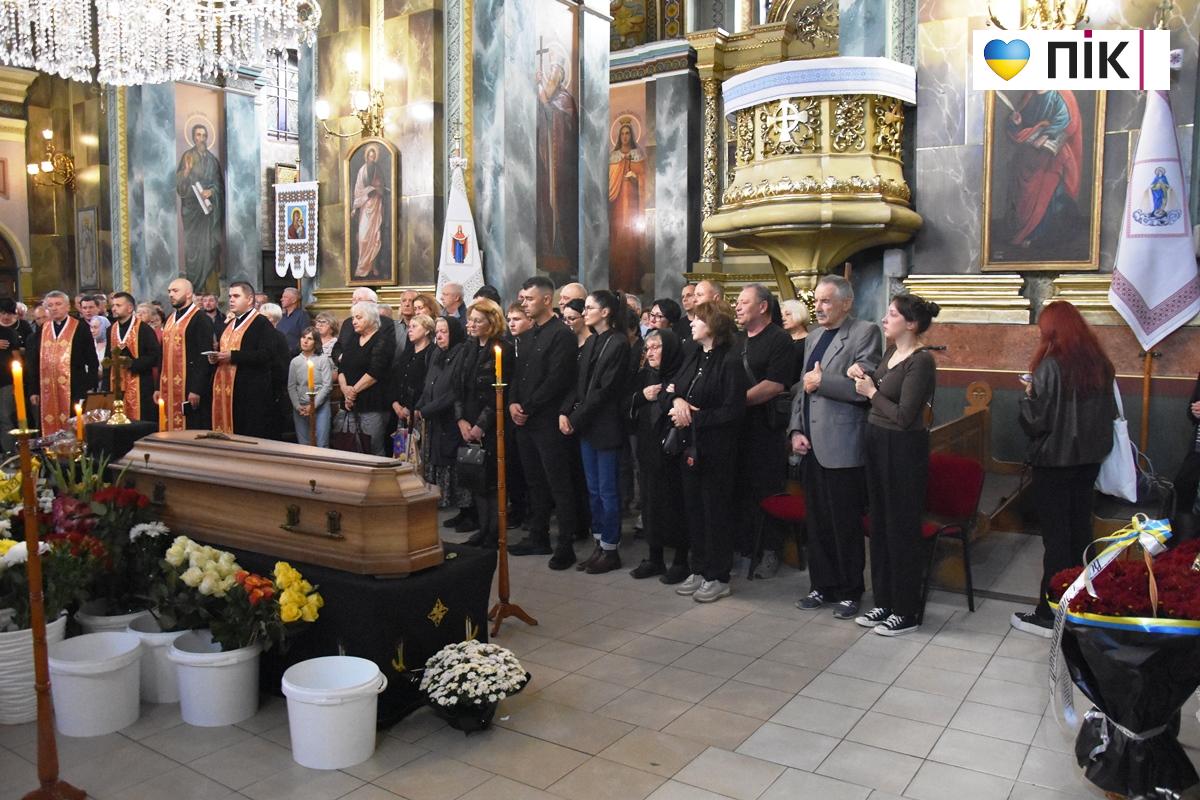 У Франківську прощаються з колишнім мером Віктором Анушкевичусом (ФОТО) 22 DSC 0212