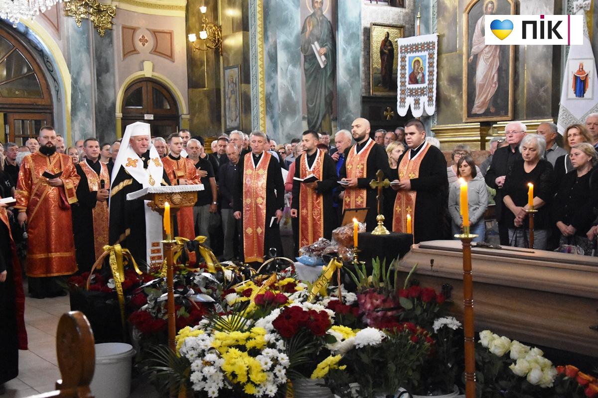 У Франківську прощаються з колишнім мером Віктором Анушкевичусом (ФОТО) 23 DSC 0219