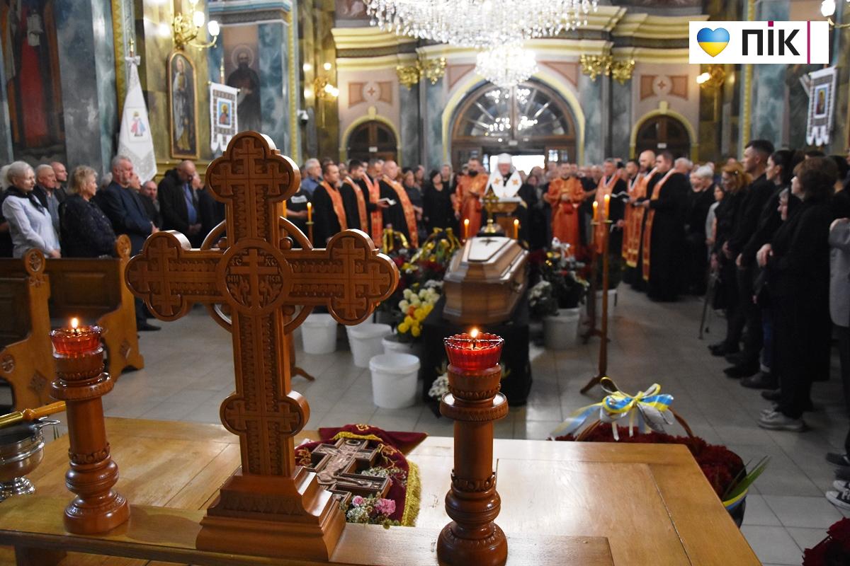 У Франківську прощаються з колишнім мером Віктором Анушкевичусом (ФОТО) 24 DSC 0221