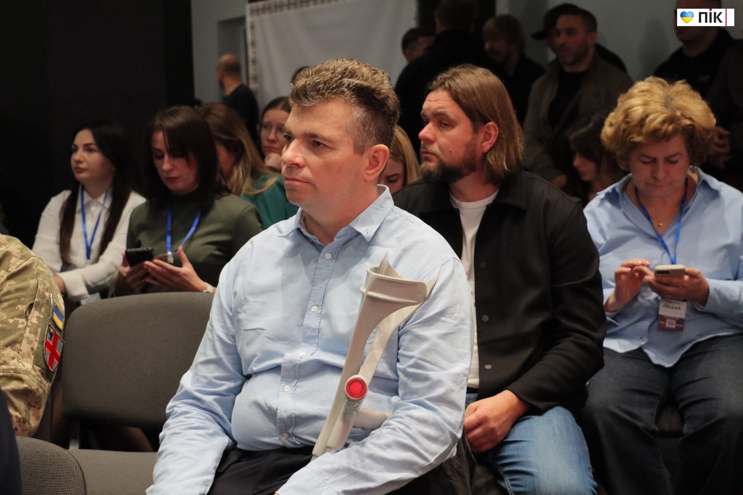 «Повага, комунікація та можливість знайти себе»: які проблеми ветеранів обговорювали на форумі в Івано-Франківську (ФОТО, ВІДЕО) 25 IMG 0630 scaled