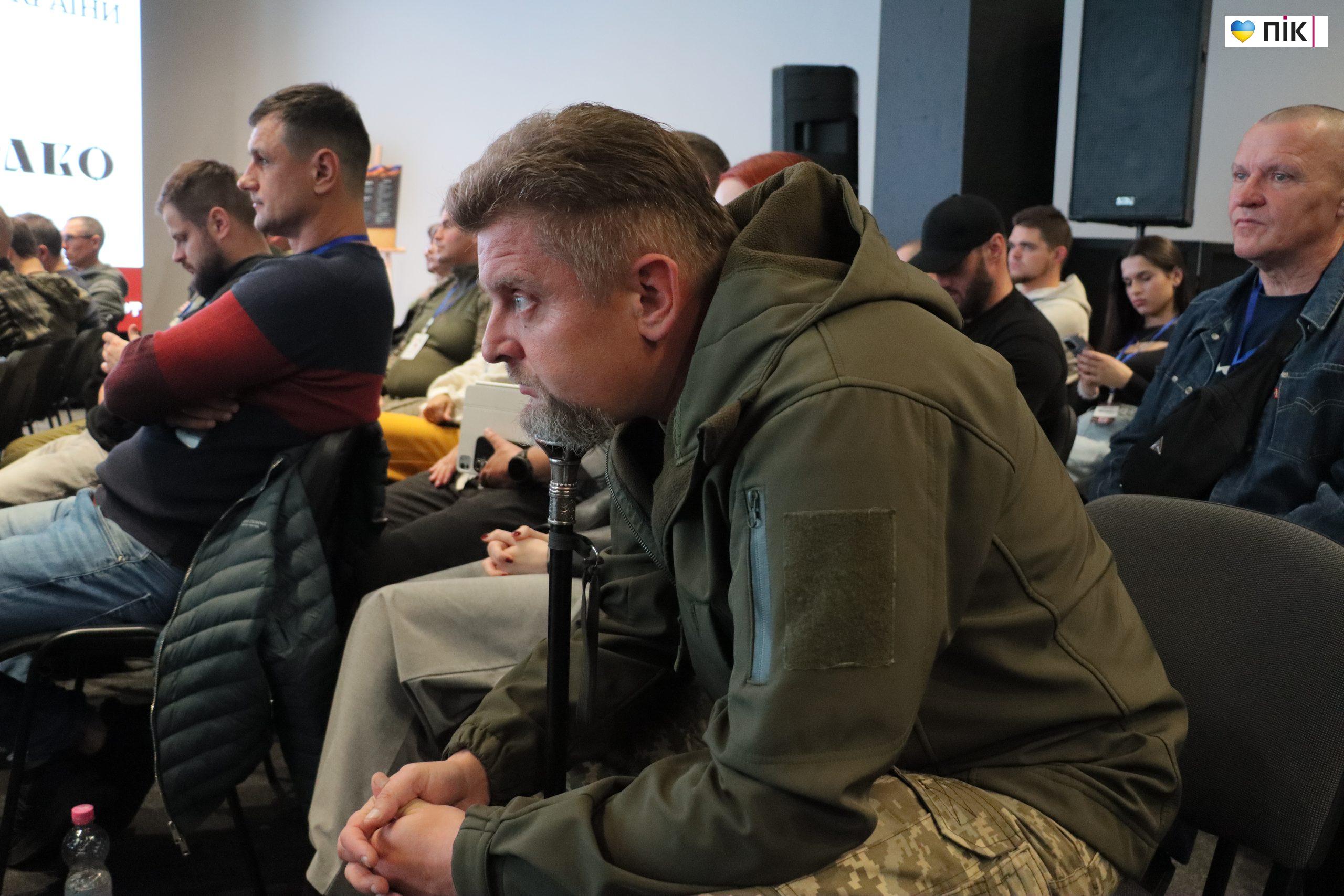 «Повага, комунікація та можливість знайти себе»: які проблеми ветеранів обговорювали на форумі в Івано-Франківську (ФОТО, ВІДЕО) 28 IMG 0666 scaled