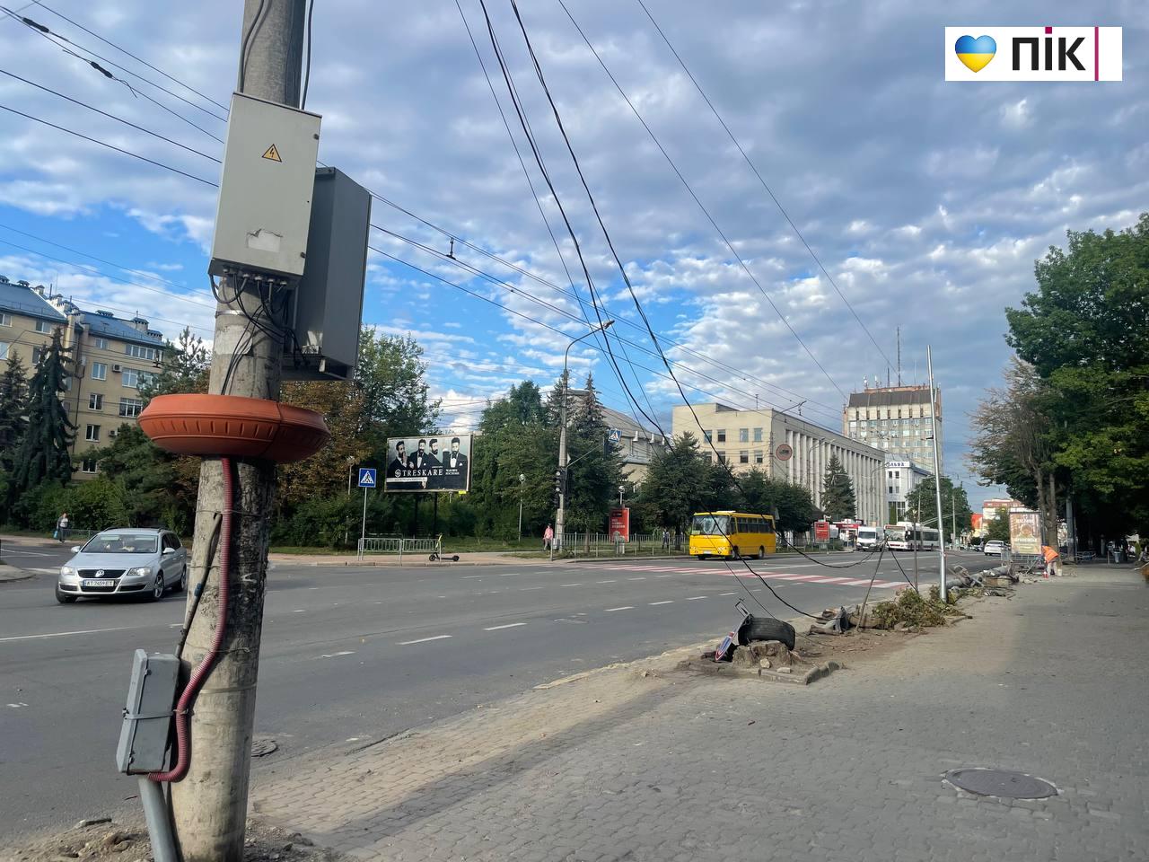 Нічна автотроща у Франківську: автомобіль зніс стовп (ВІДЕО) 4 IMG 20260905 083922 063