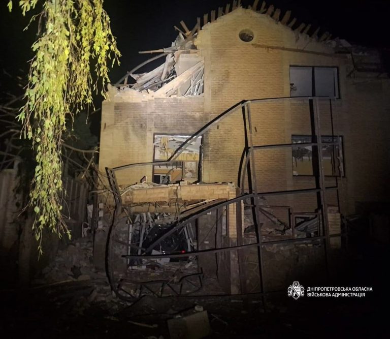 Нічна атака на Кривий Ріг: поранені п’ятеро людей (ФОТО) 3 IMG 20260910 064618 249