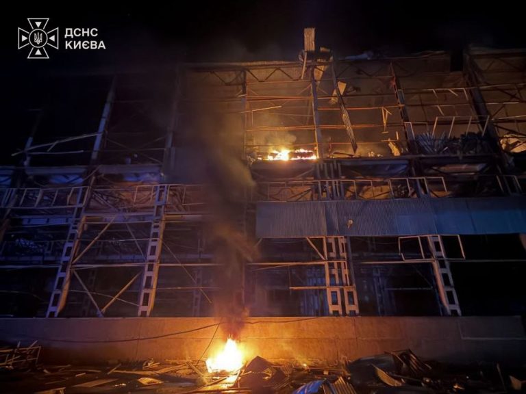 У Києві через ворожу атаку виникла пожежа (ФОТО) 2 IMG 20260910 074835 884