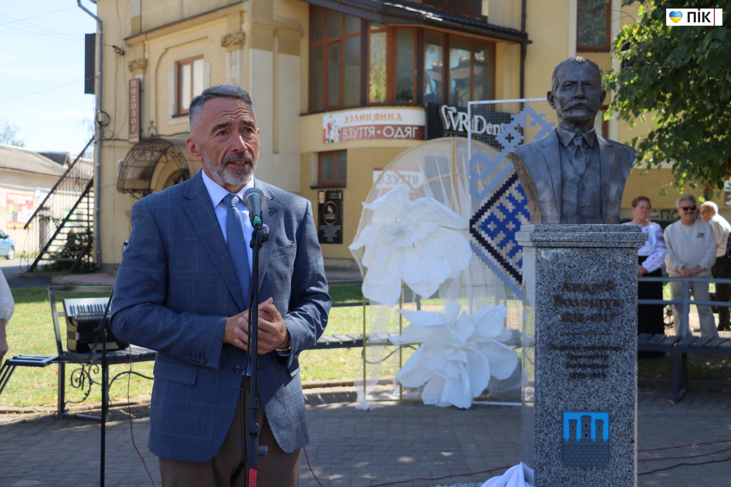 Сесія, молебень, пам'ятник бургомістру: день міста у Богородчанах-2026 (ФОТОРЕПОРТАЖ) 52 IMG 7861 scaled