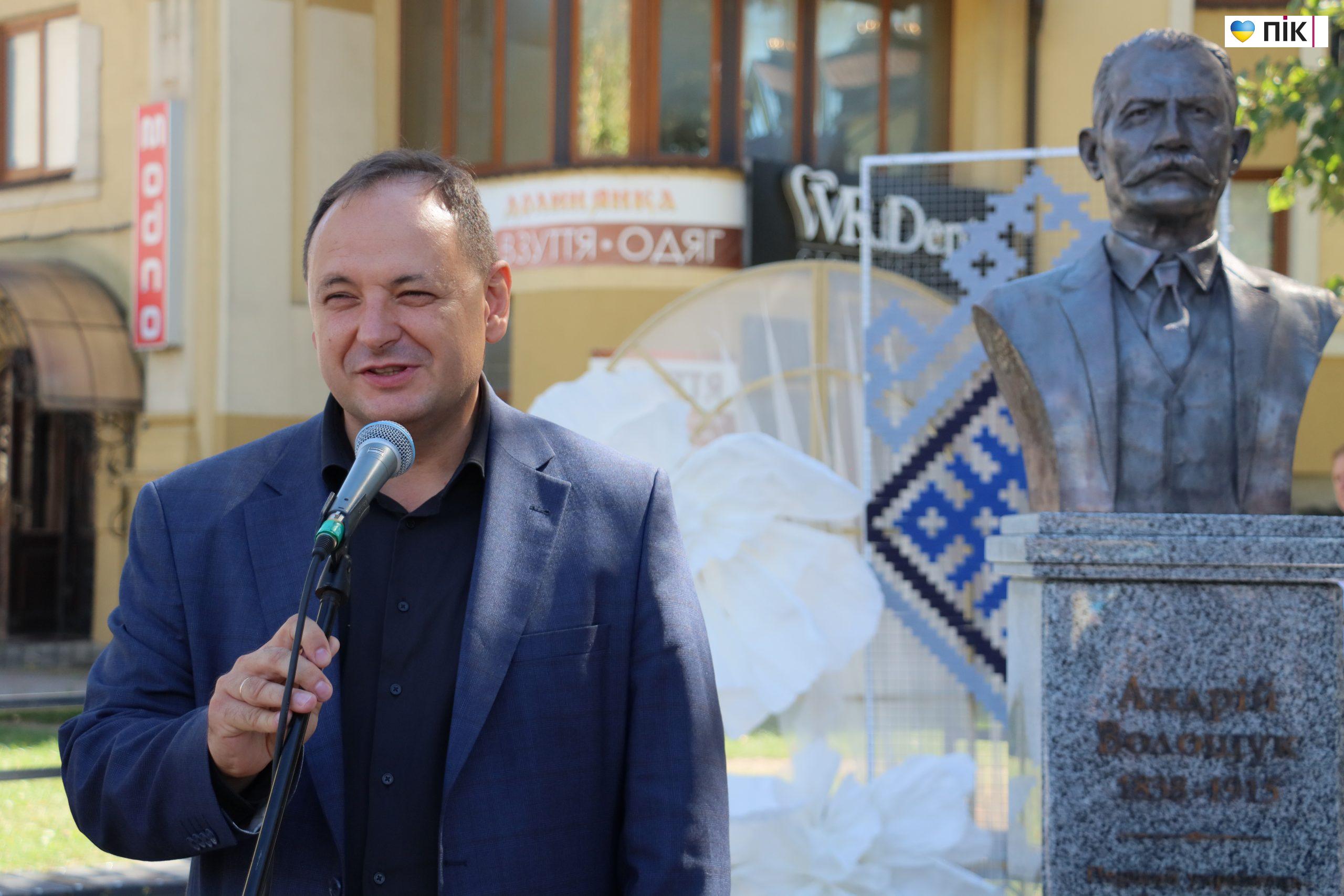 Сесія, молебень, пам'ятник бургомістру: день міста у Богородчанах-2026 (ФОТОРЕПОРТАЖ) 55 IMG 7897 scaled