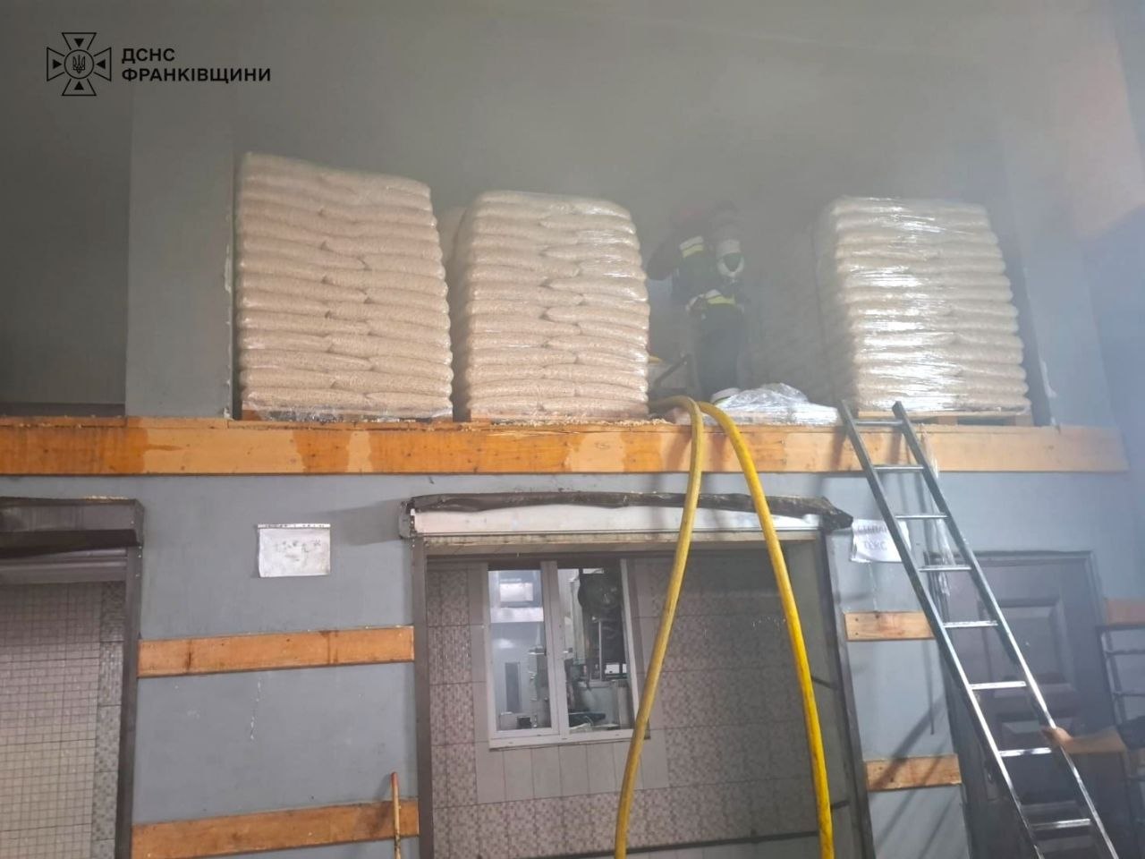 У Калуші сталася пожежа на приватному підприємстві (ФОТО) 2 photo 2026 09 18 11 36 40