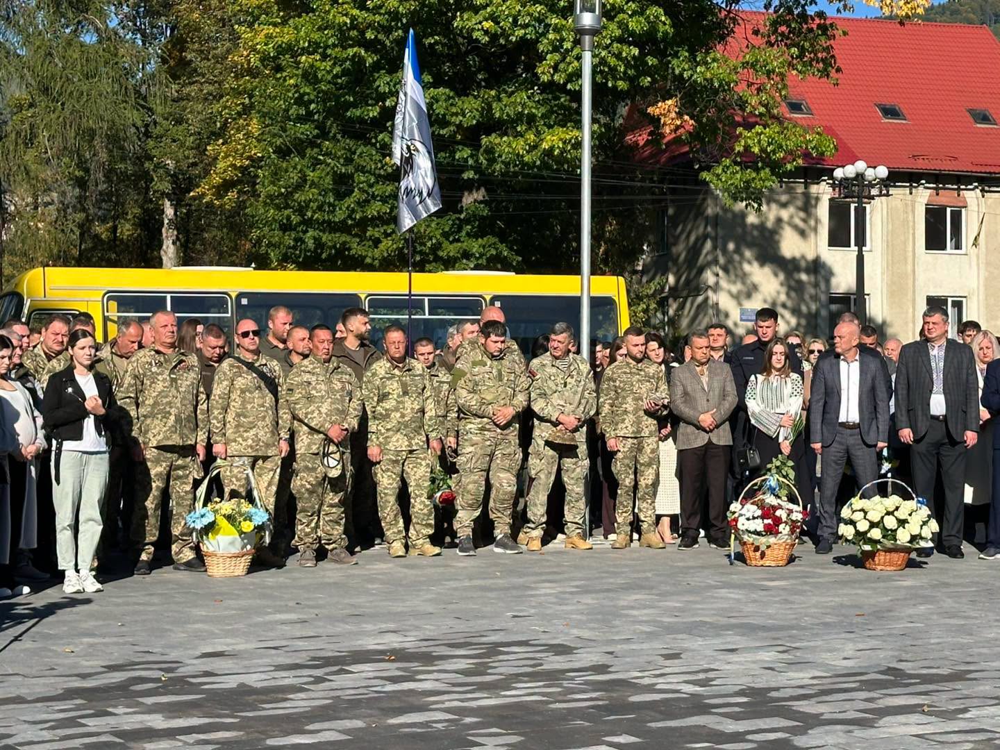 В Яремчі відкрили Меморіальний комплекс Героям-захисникам України (ФОТО) 4 828711821 1486856246599925 8111174388142273836 n