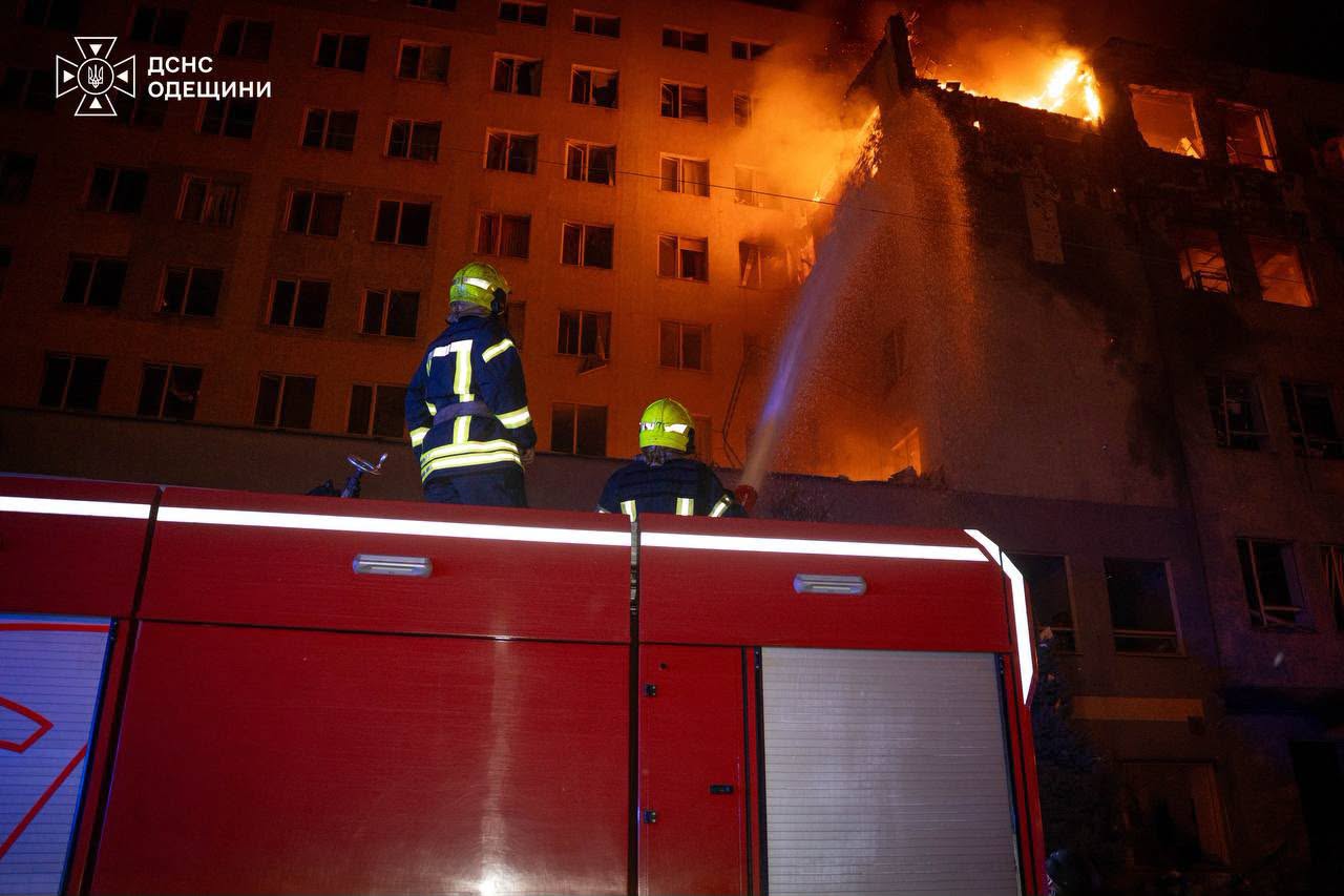 Росіяни вдарили по бізнес-центру в Одесі: є постраждалий (ФОТО) 6 828714773 1403746751966289 882752201961673628 n