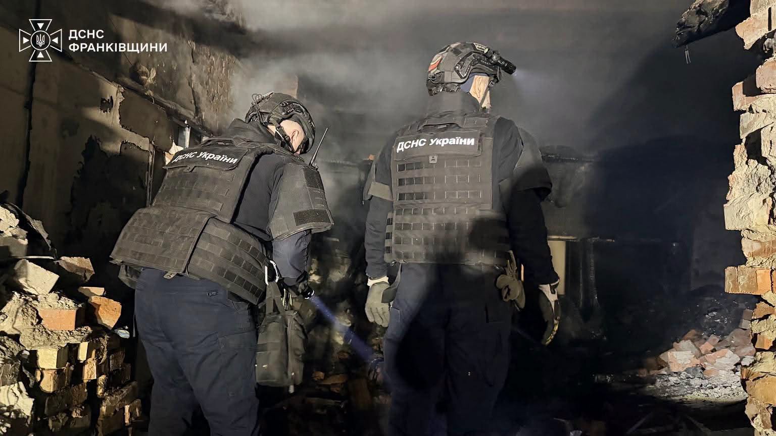 Ворожий удар по Івано-Франківську: рятувальники показали фото та відео наслідків 5 840102808 1699502151744389 3499108317544117812 n