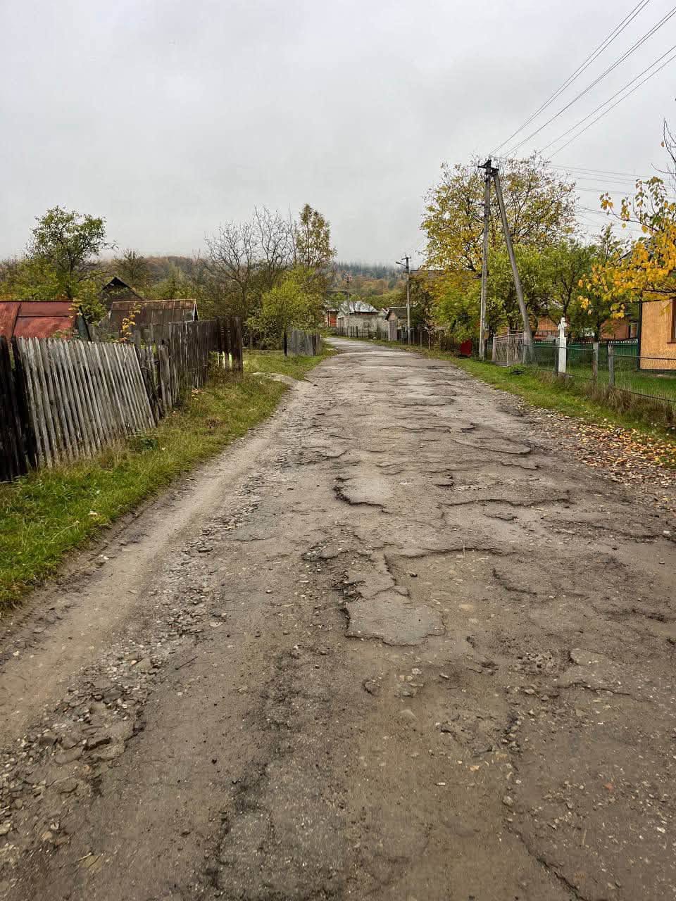 «11 сіл відремонтували, а нас оминули»: на Прикарпатті люди перекрили дорогу (ФОТО, ВІДЕО) 7 855970020 1147444807795658 3305341238923915801 n