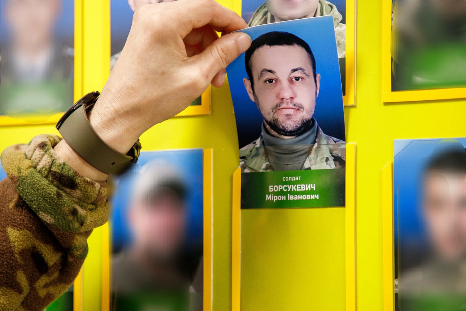 Прикордонник з Франківщини зняв своє фото з дошки зниклих безвісти та полонених 2 862887147 1646846556974415 3017961299437583411 n