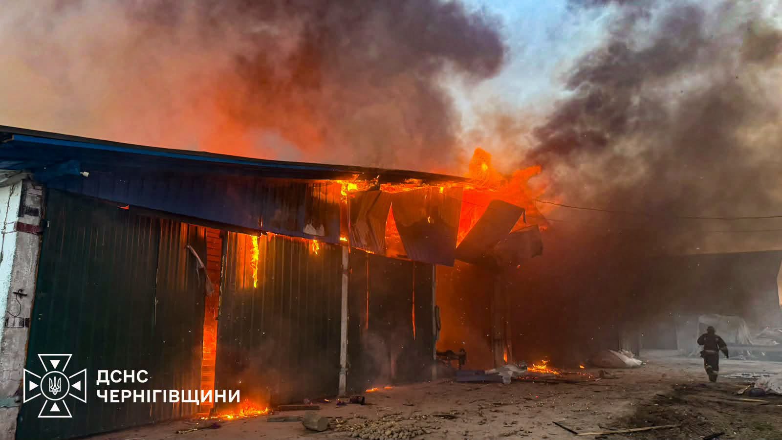 Нічна атака РФ 26 жовтня: шестеро постраждалих, пожежі та пошкоджений енергооб'єкт (ФОТО) 4 864833452 2194194184853679 7697438889510954494 n