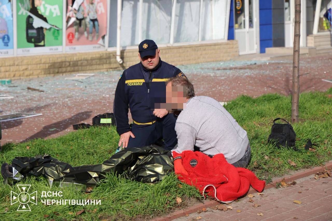 Росіяни вдарили по центру Чернігова: загинули дві 15-річні дівчини (ФОТО) 5 869564214 1470292174968239 5651015754601364109 n