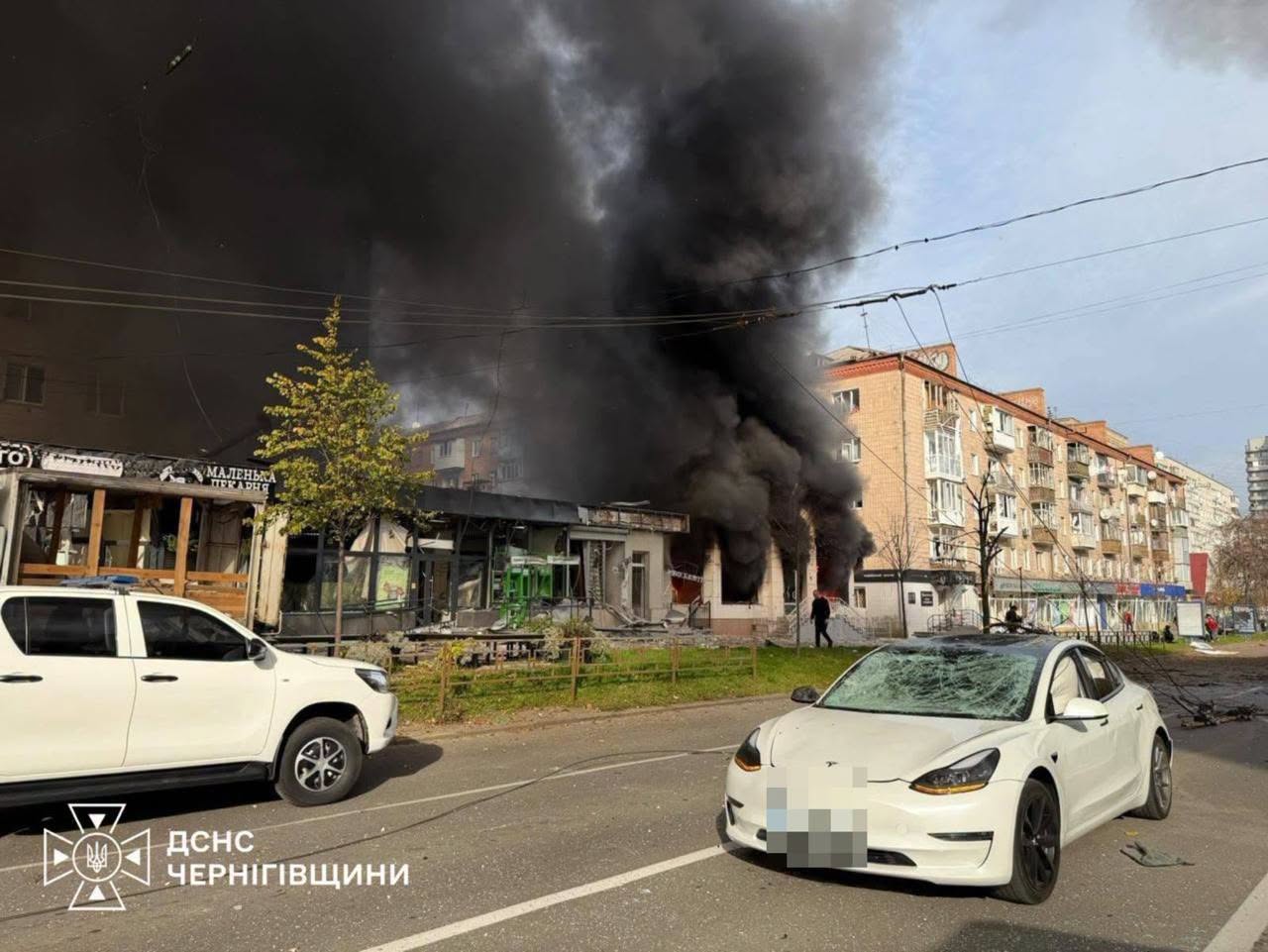 Росіяни вдарили по центру Чернігова: загинули дві 15-річні дівчини (ФОТО) 2 869847600 3931928140292210 3006352007193304304 n
