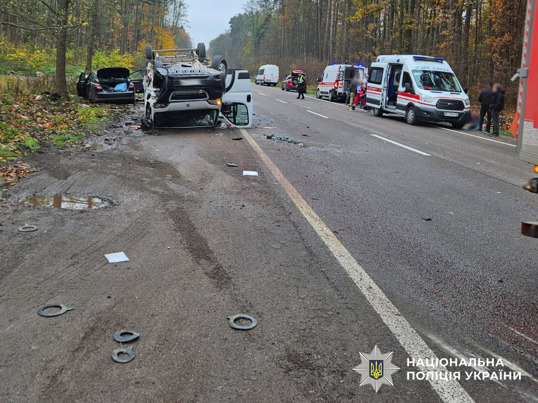 На Львівщині у ДТП загинула одна людина, ще дев'ятеро постраждали (ФОТО) 2 875560071 2231180994106970 5009048935101664987 n