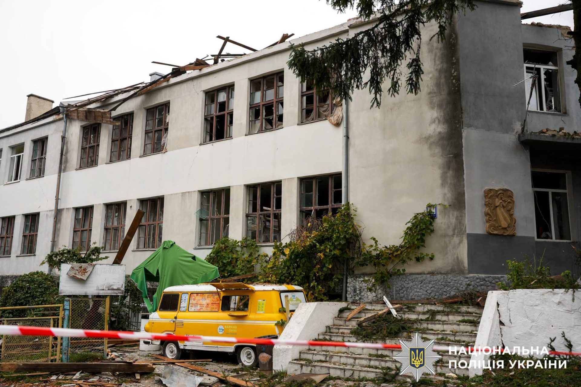 Удар по університету в Рівному: кілька постраждалих зросла до 20 (ФОТО) 2 FB IMG 1791888068137 scaled