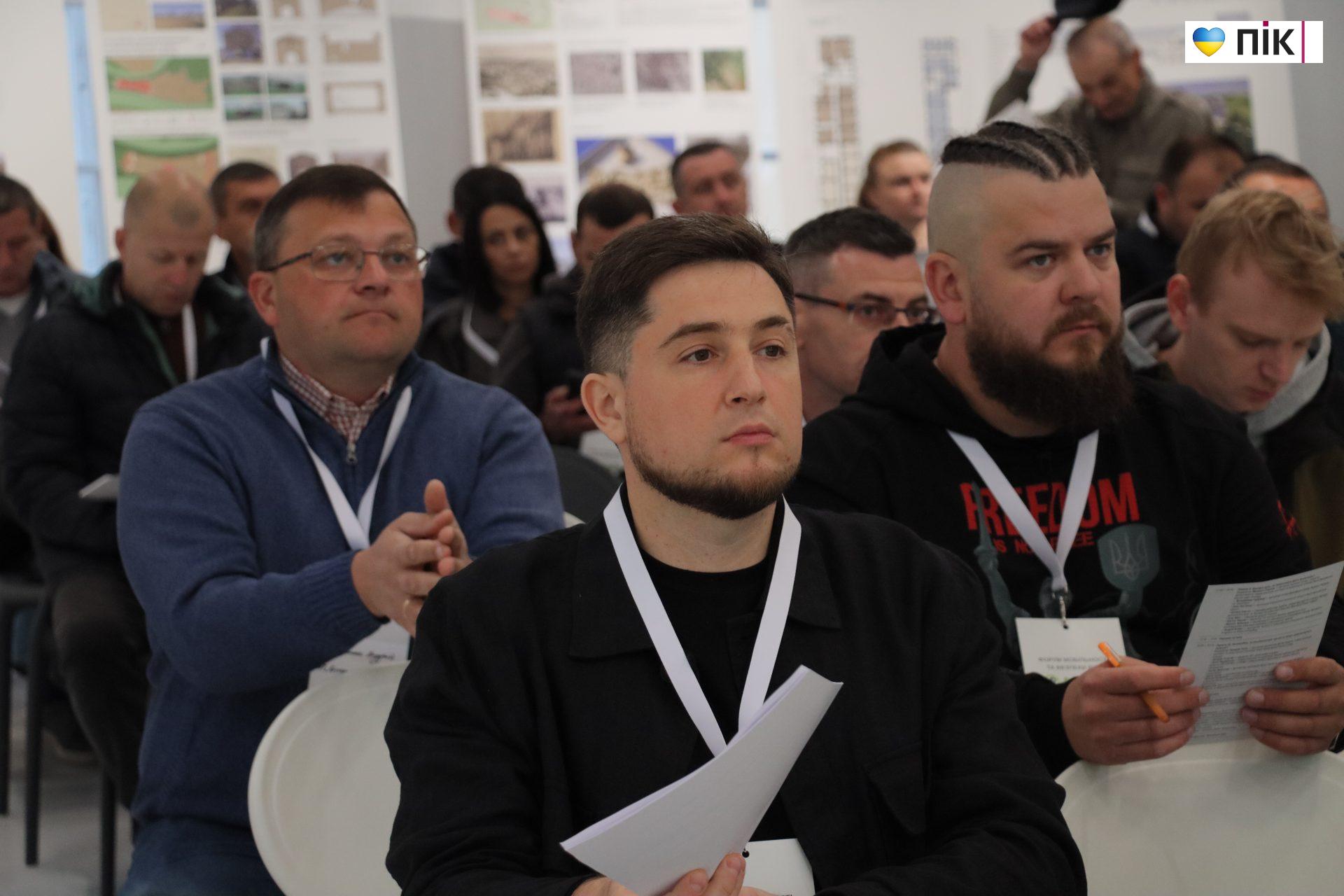 Від заторів до безпечних вулиць: у Франківську відбувся форум «Мобільність та безпека руху» (ФОТОРЕПОРТАЖ) 2 IMG 2301 scaled