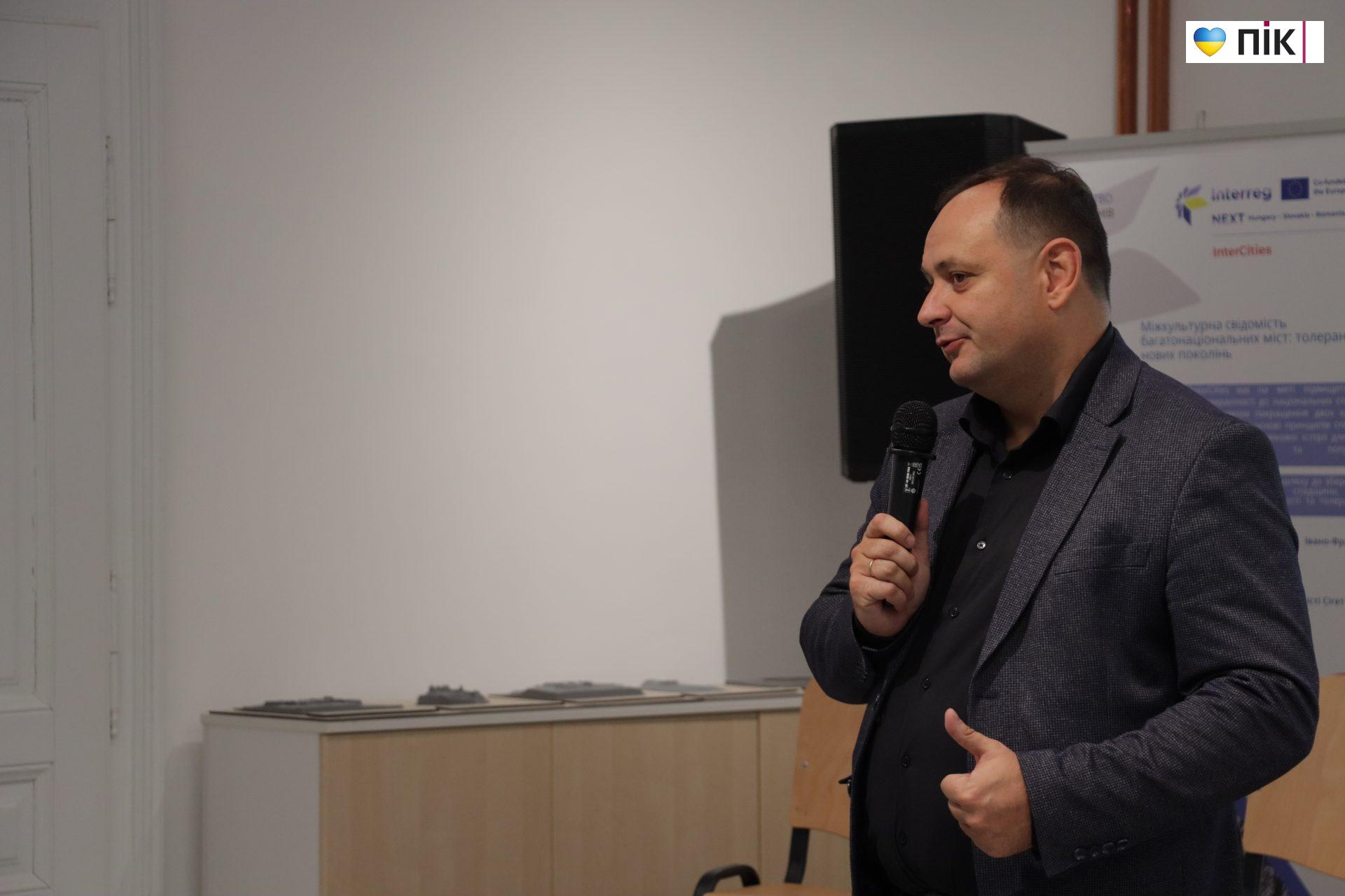 Від заторів до безпечних вулиць: у Франківську відбувся форум «Мобільність та безпека руху» (ФОТОРЕПОРТАЖ) 3 IMG 2320 scaled
