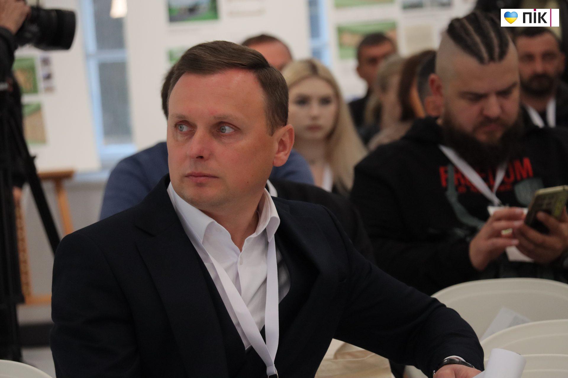 Від заторів до безпечних вулиць: у Франківську відбувся форум «Мобільність та безпека руху» (ФОТОРЕПОРТАЖ) 22 IMG 2416 scaled
