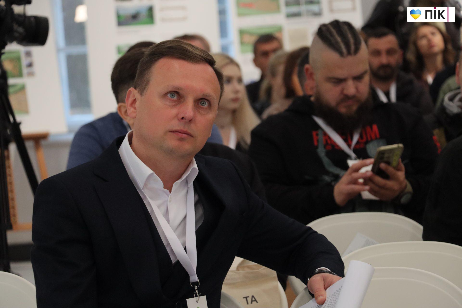 Від заторів до безпечних вулиць: у Франківську відбувся форум «Мобільність та безпека руху» (ФОТОРЕПОРТАЖ) 29 IMG 2419 scaled
