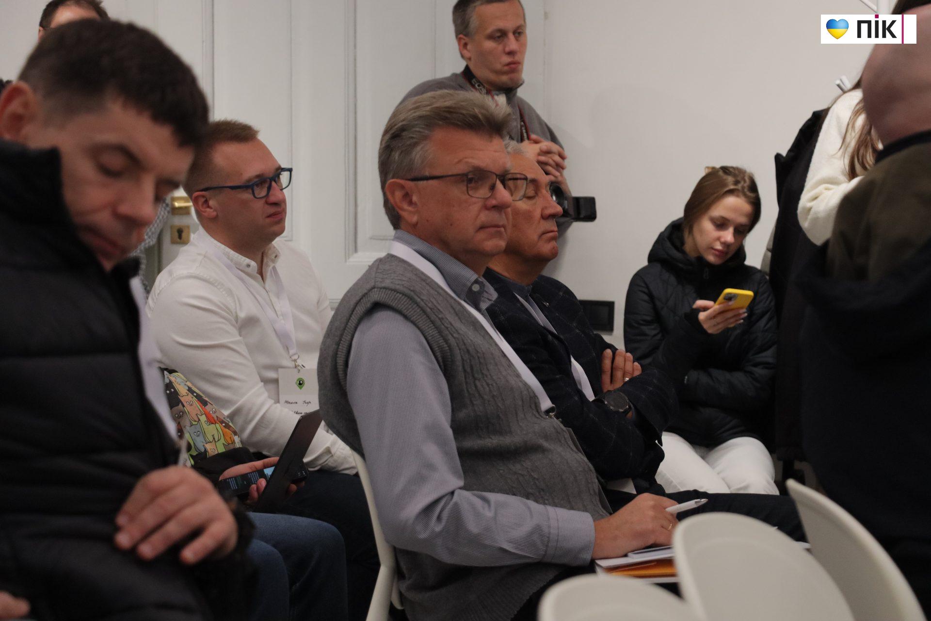 Від заторів до безпечних вулиць: у Франківську відбувся форум «Мобільність та безпека руху» (ФОТОРЕПОРТАЖ) 26 IMG 2453 scaled