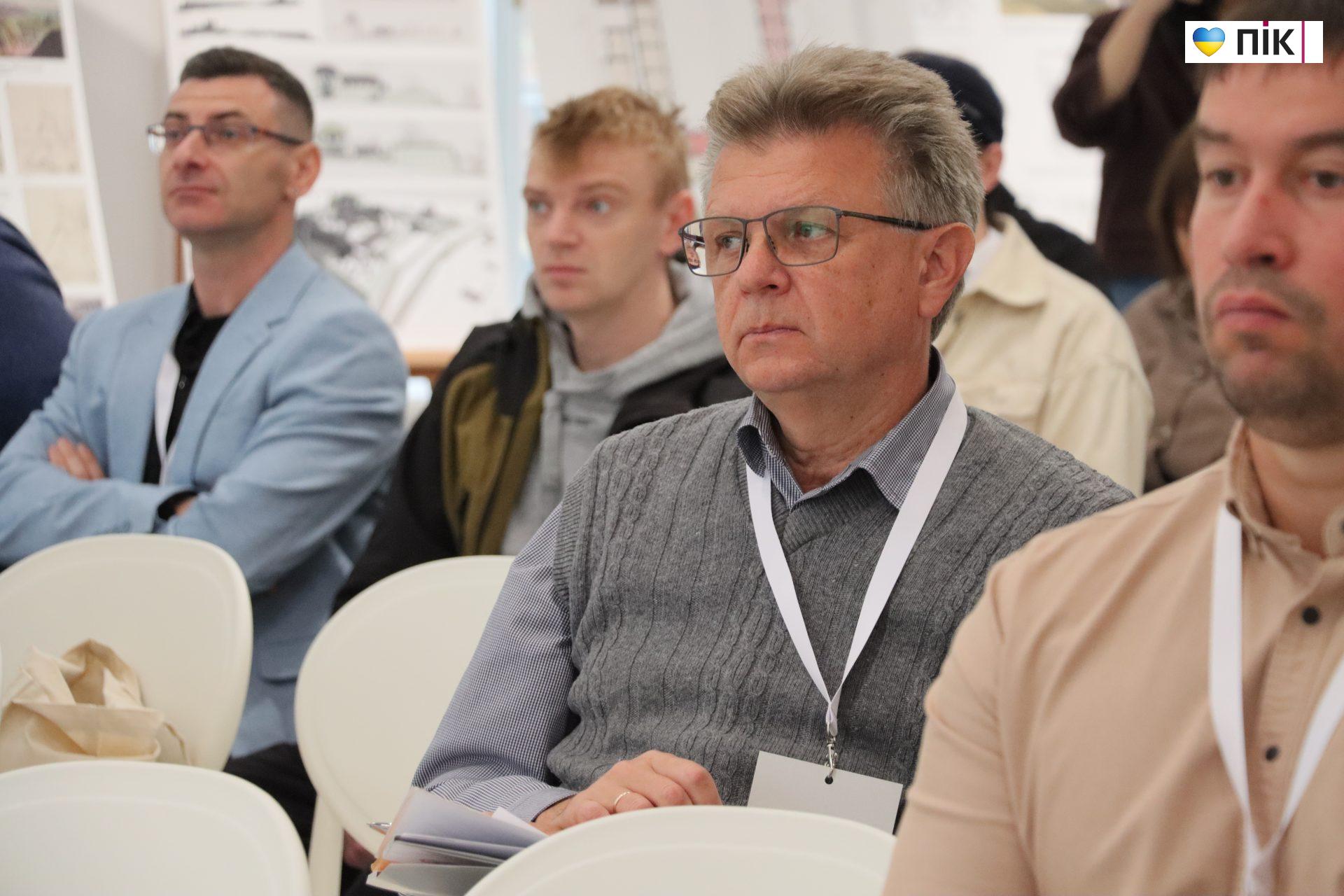 Від заторів до безпечних вулиць: у Франківську відбувся форум «Мобільність та безпека руху» (ФОТОРЕПОРТАЖ) 13 IMG 2547 scaled