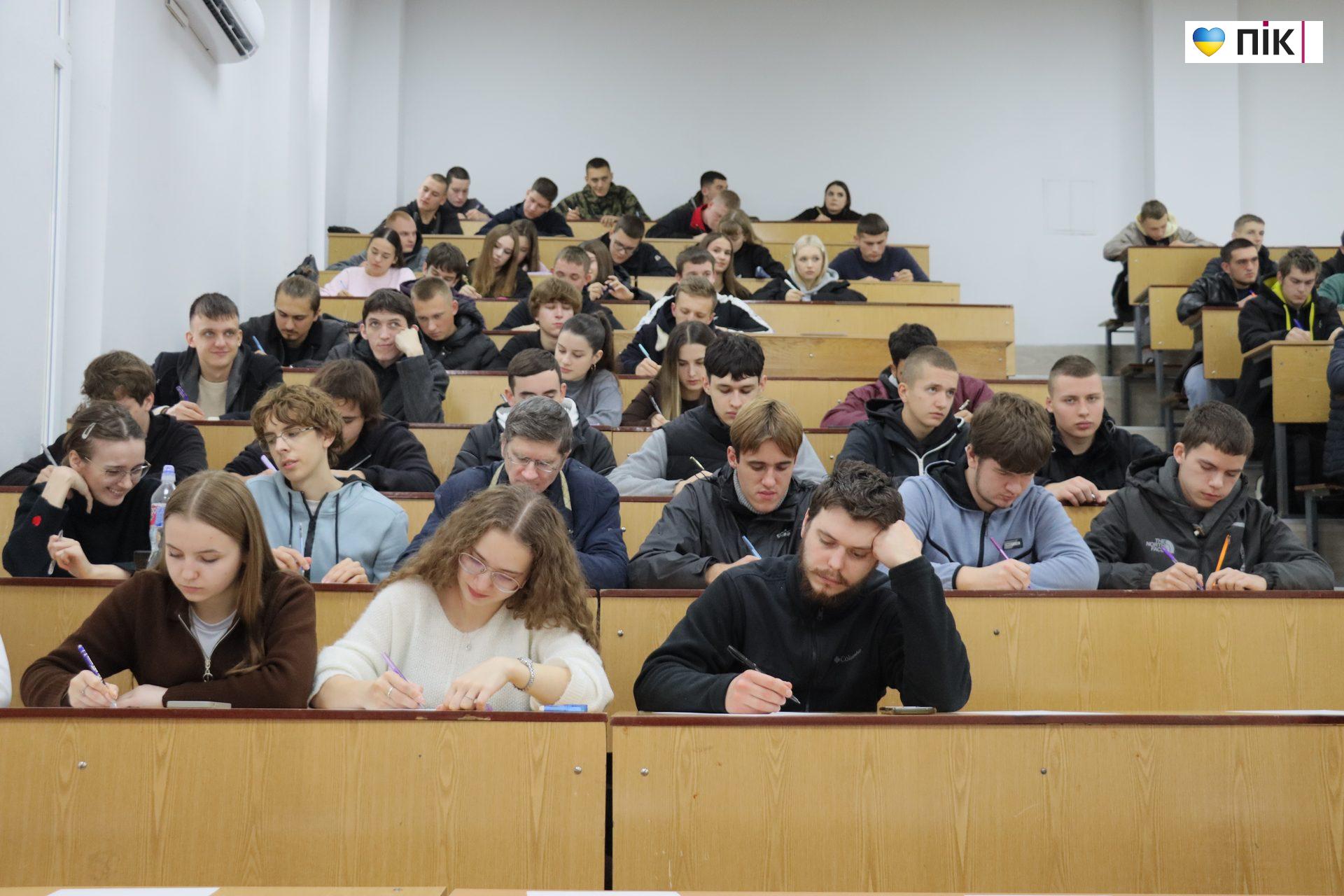 Студенти ІФНТУНГ долучилися до Радіодиктанту-2026 (ФОТО) 10 IMG 4401 1 scaled 1