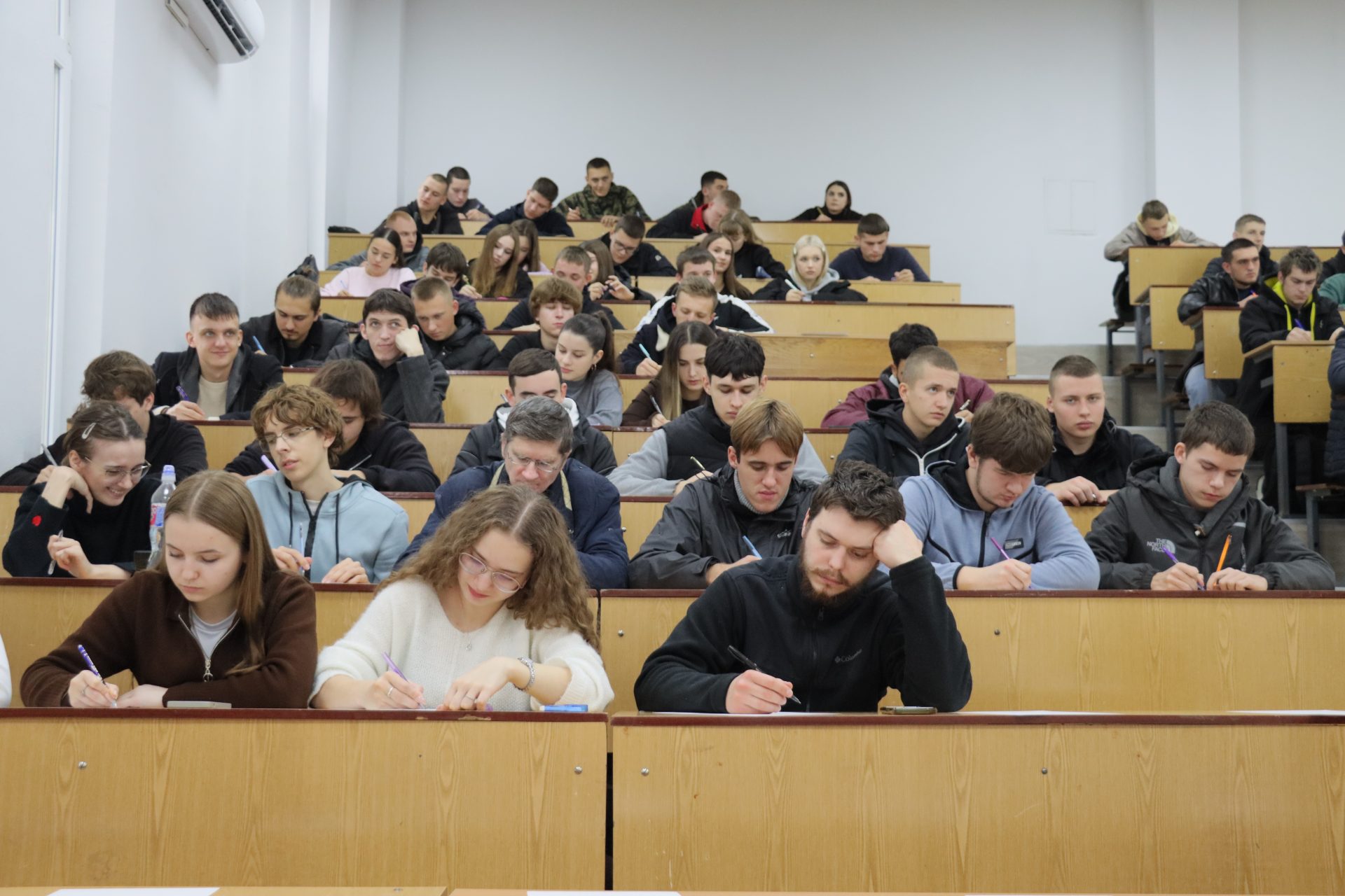 Студенти ІФНТУНГ долучилися до Радіодиктанту-2026 (ФОТО) 1 IMG 4401 scaled