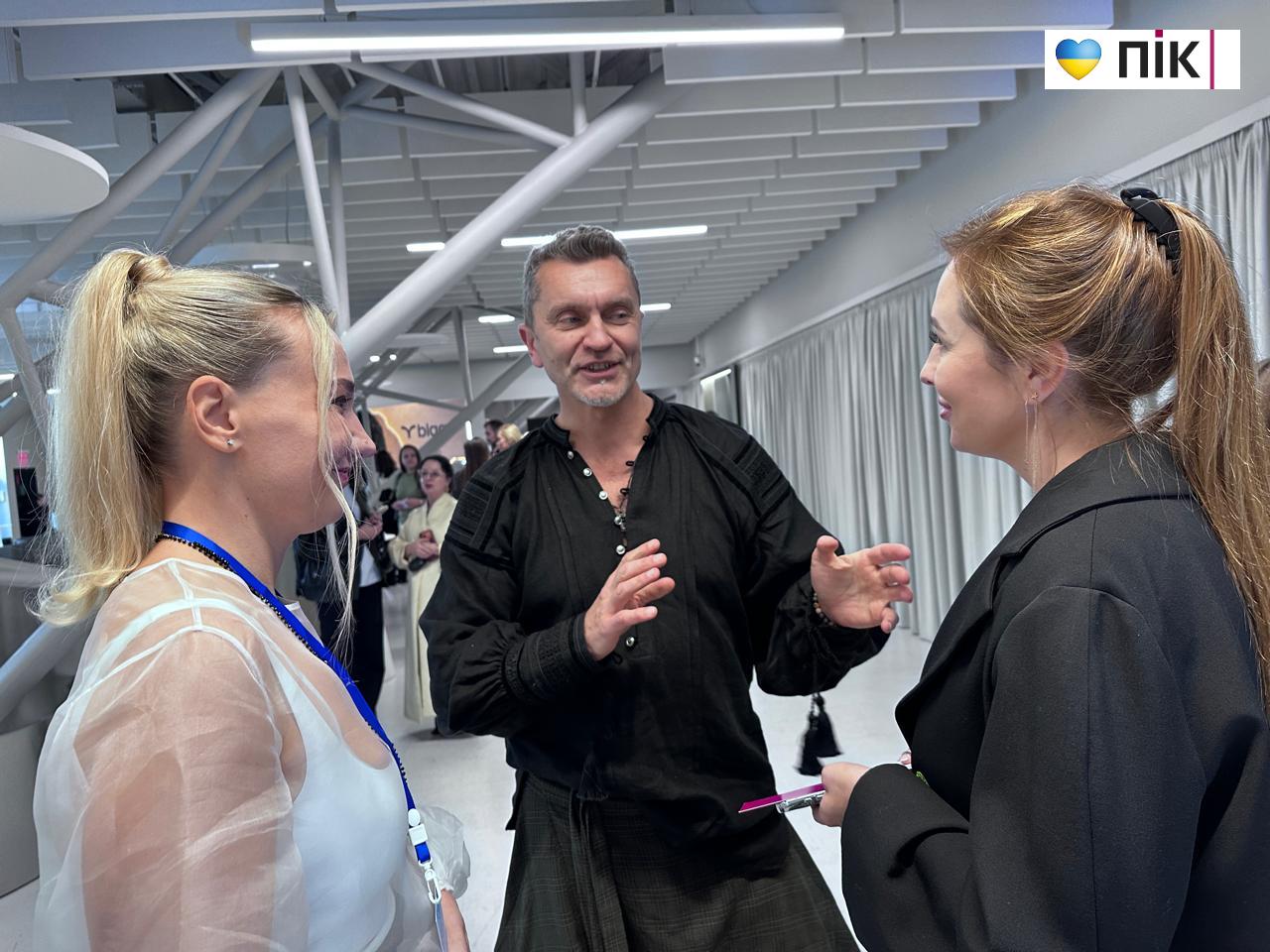 Нотатки з Lviv Fashion Week: мода в умовах війни – культурна дипломатія (ФОТО) 32 Lviv Fashion Week 31
