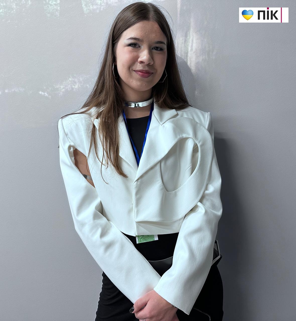Нотатки з Lviv Fashion Week: мода в умовах війни – культурна дипломатія (ФОТО) 47 Lviv Fashion Week 49