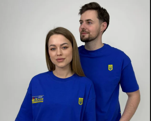 Футболки з логотипом для бізнесу: як корпоративний одяг працює на впізнаваність бренду 3 Znimok ekrana 2026 10 14 164126