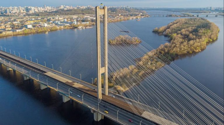 Росіяни знову вдарили по Південному мосту в Києві - Кличко