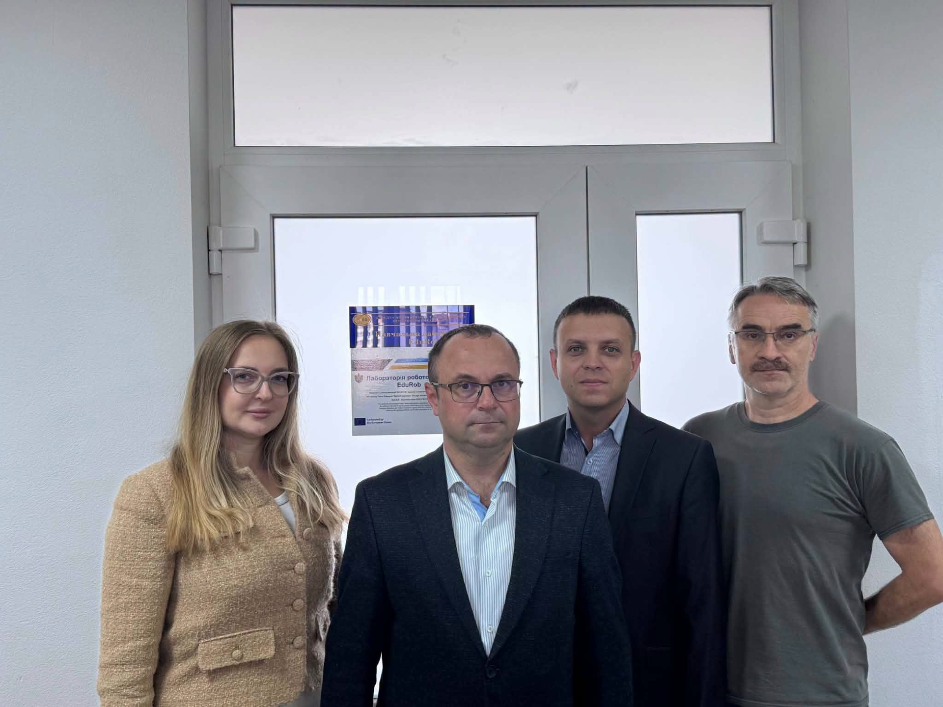В ІФНТУНГ відкрили сучасну навчальну лабораторію робототехніки EduRob (ФОТО) 1 image 57 scaled 1