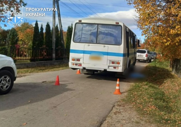 Водія автобуса, який на смерть збив чотирирічного хлопчика на Калущині, затримали і повідомили про підозру 6 image 65