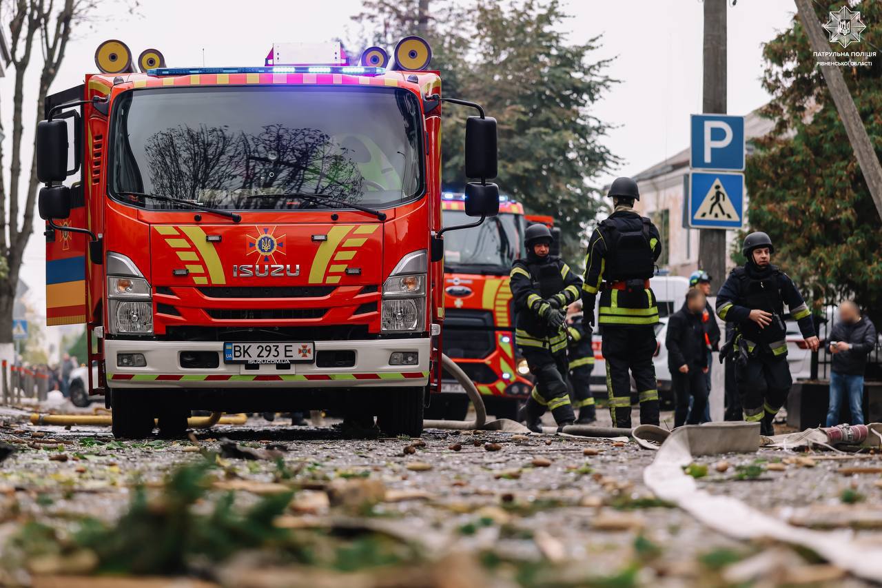 У Рівному зросла кількість постраждалих внаслідок удару по навчальному закладу (ФОТО, ВІДЕО) 5 photo 2026 10 13 13 18 06