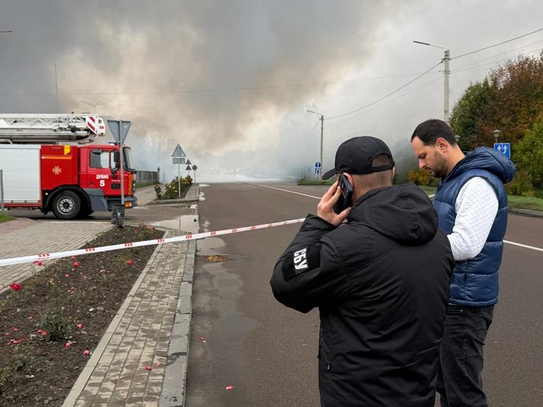 На Рівненщині ворог атакував торговий центр: є поранені 6 photo 2026 10 20 13 16 13